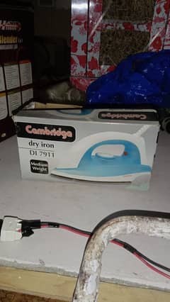 Cambridge Medium Weight Dry Iron Model DI-7911.