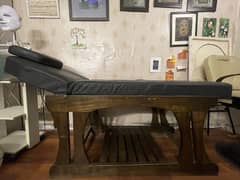Facial couch