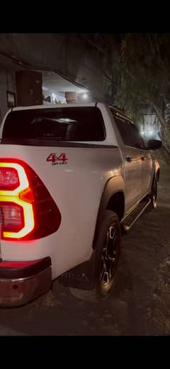 Toyota revo v 2022