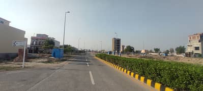 8 MARLA PLOT BLOCK A 70 FEET ROAD HALLOKI GARDEN