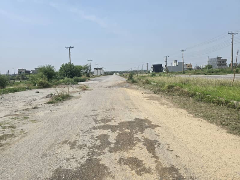 8 Marla sun face level plot next to Corner and 2nd plot from Main Double Road For sale 5