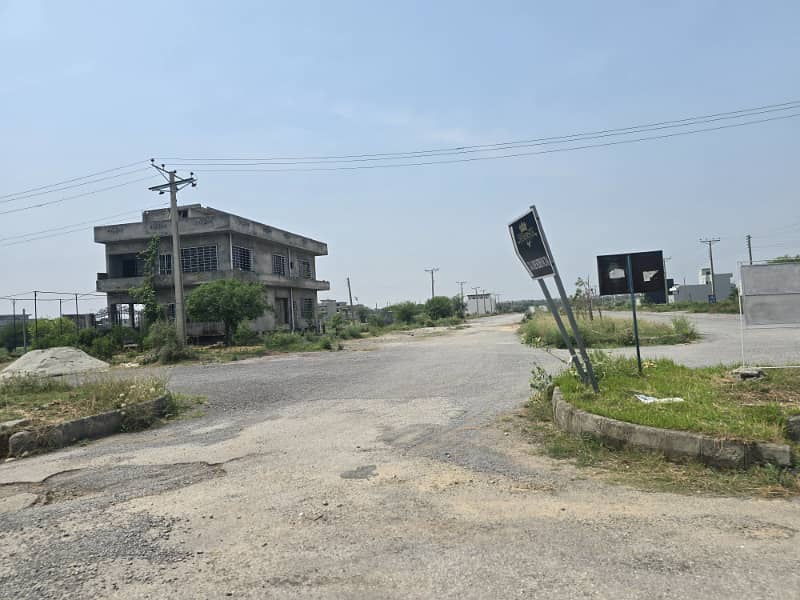 8 Marla sun face level plot next to Corner and 2nd plot from Main Double Road For sale 7