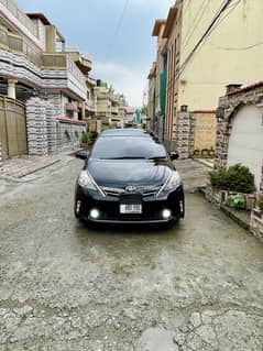 Toyota prius alpha 2012/16 one n only