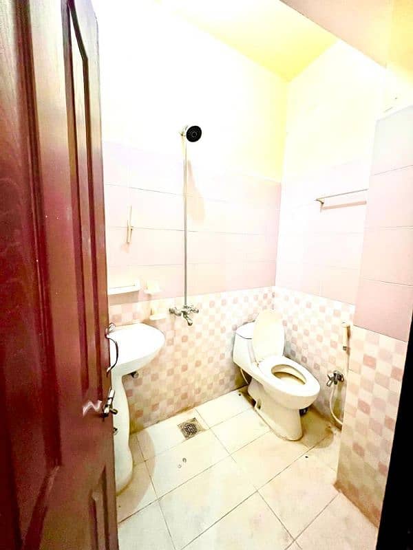 825 SQ FT 2 BED FLAT FOR SALE F-17 ISLAMABAD 16
