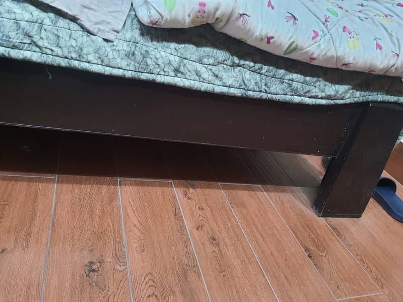 Bed with Dressing,mirror and Side tables 4