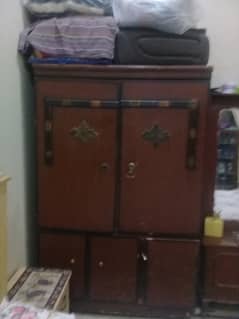 Almari  wardrob
