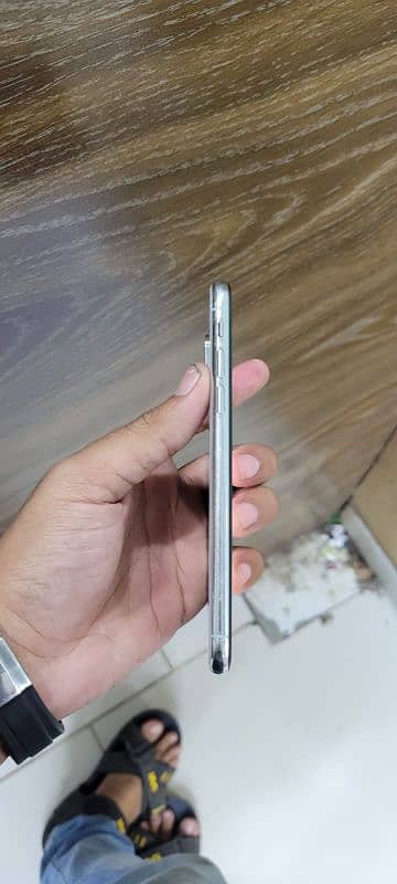 I Phone X 64GB JV Non PTA 3