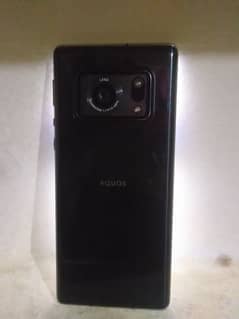 Aquos r6