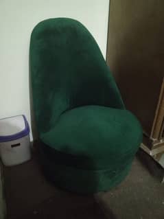 Velvet green phosish in a fresh condition.