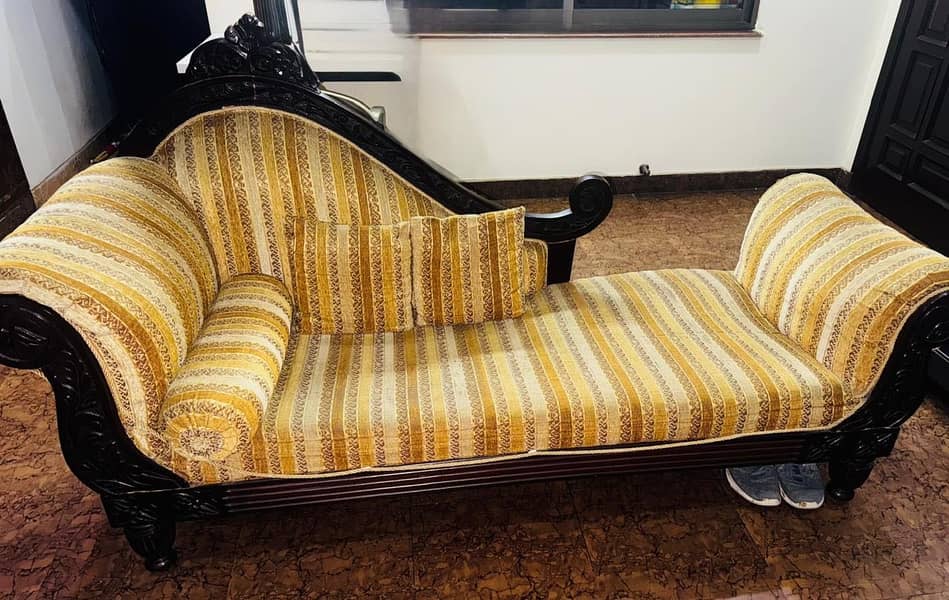 2 Dewan Set + 2 sofa set with table + center Table + 2 carpet rugs 0