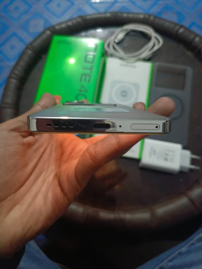 infinix not 40 10/10 condition 8