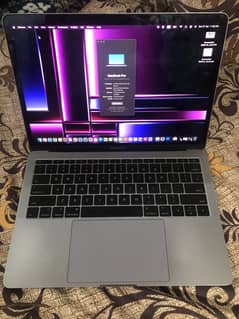 Macbook Pro 2017 16/256