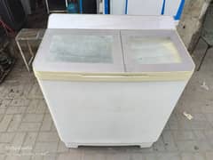 واشنگ مشین براے فروخت۔03016406459