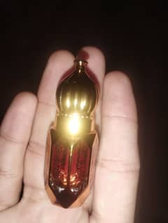 Black oudh original 100 percent.