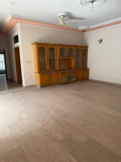 1 KANAL HOUSE AVAILABLE FOR RENT IN JOHAR TOWN LAHORE