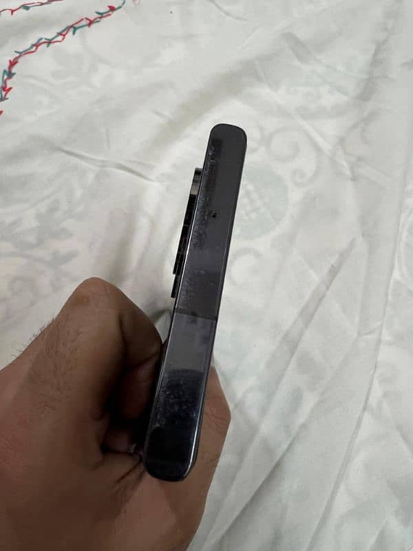 Samsung Galaxy S23 ULTRA with original box and cable 3