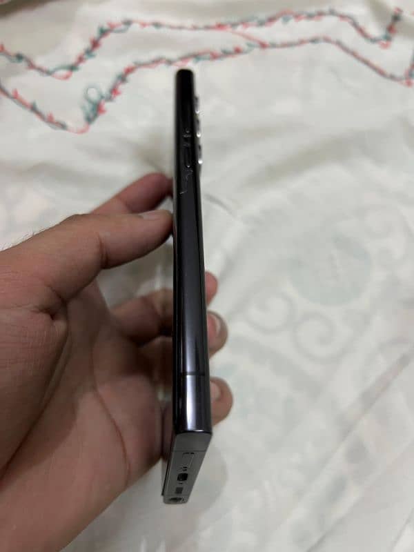 Samsung Galaxy S23 ULTRA with original box and cable 8