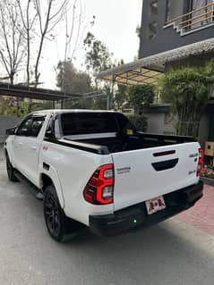 Toyota hilux revo GR-S