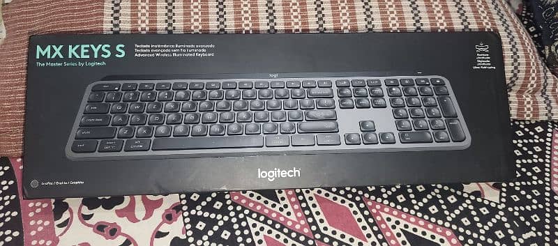 Logitech MX KEYS S Advanced Wireless Illuminated Keyboard Graphite 0