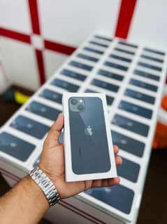 iphone 13/ 128gb  jv Box pack non Active 12 mon warntey