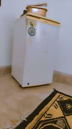 Samsung Fridge (Working in good condition)