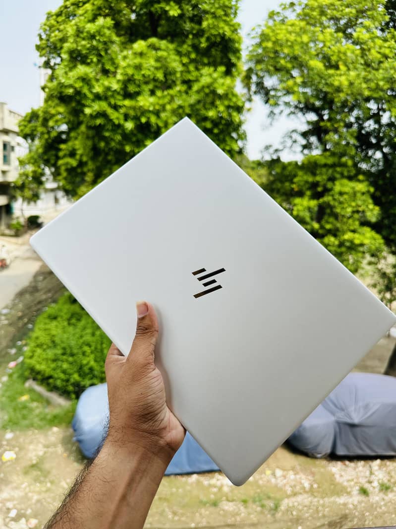 HP Elitebook 840 G5 core i5-8th Generation 1