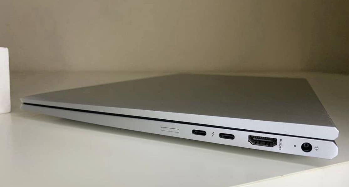 I5 Hp elitebook 840 G8 | 11th Gen | 16/512GB SSD | Iris XE Graphics 2