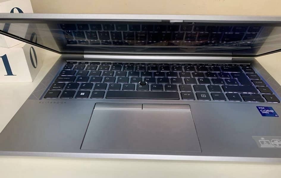 I5 Hp elitebook 840 G8 | 11th Gen | 16/512GB SSD | Iris XE Graphics 7
