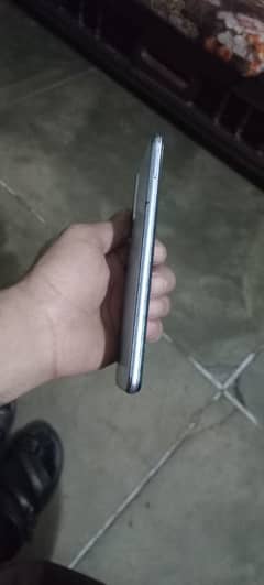 Vivo y20 4/64) update kiya ek sim fingerprint off ho Gaya