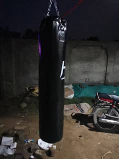 Boxing bag 4 feet Pure panda Rexine with chain