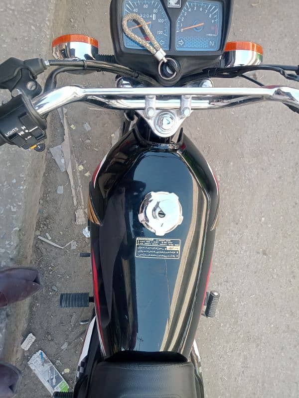neat and clean fresh condition 3
