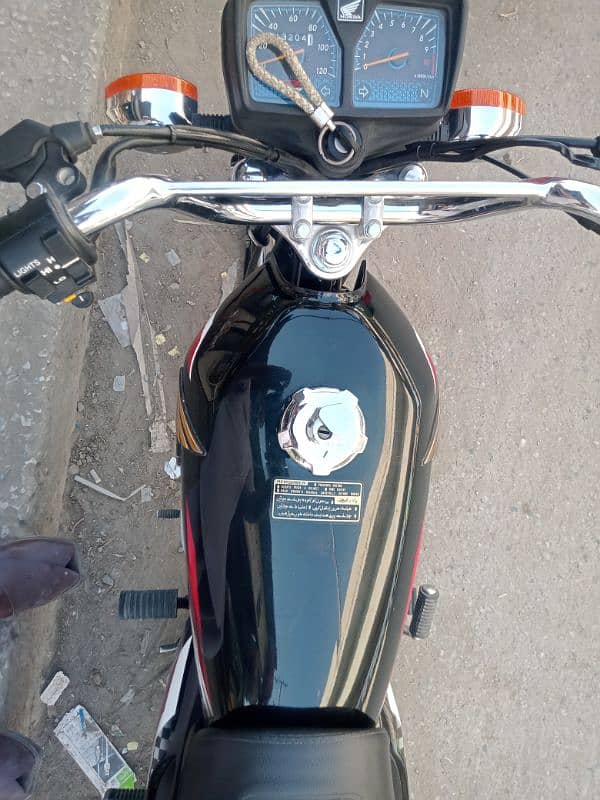 neat and clean fresh condition 4