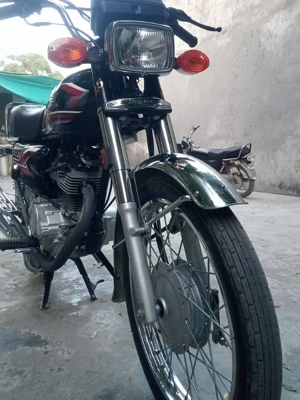 neat and clean fresh condition 7