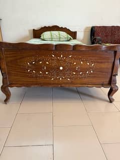 single bed without metters
