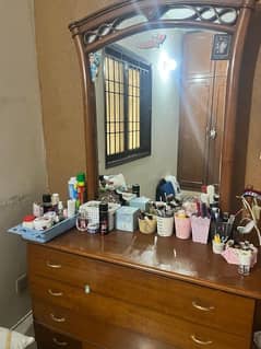 Dresser drawers