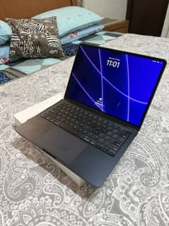 Apple MacBook Air M2 Chip - 13.6 inches