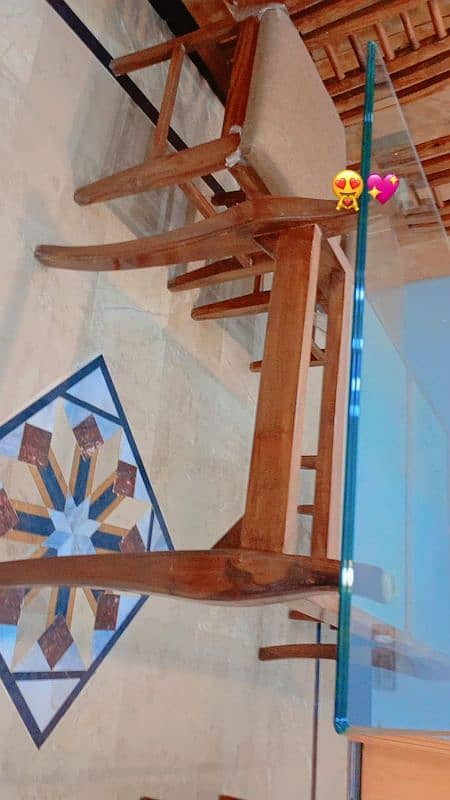 dinning table urgently sale need cash kam used hoi hai just like newly 14