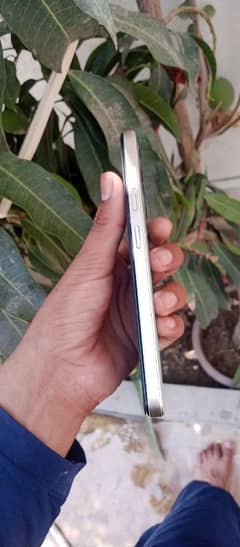phone ha Sath daba charger ha for sale krna ha