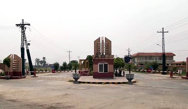 1 knal plot for sale ,Block A, AWT phase 2 15