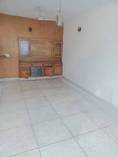 D typ 3rd floor flat for rent in G 11 4