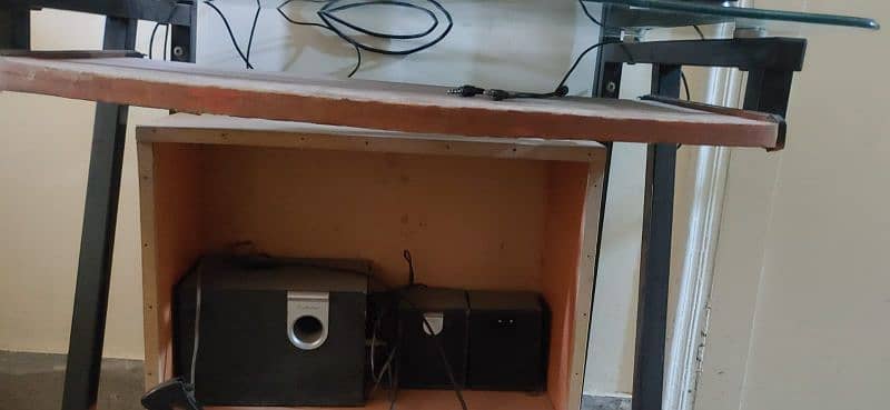 Core i5 4th generation Full Computer with Speakers and trolley 5