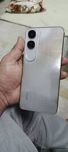 Y200