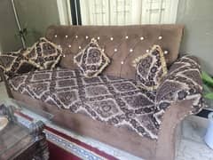 5 seter sofa almost new