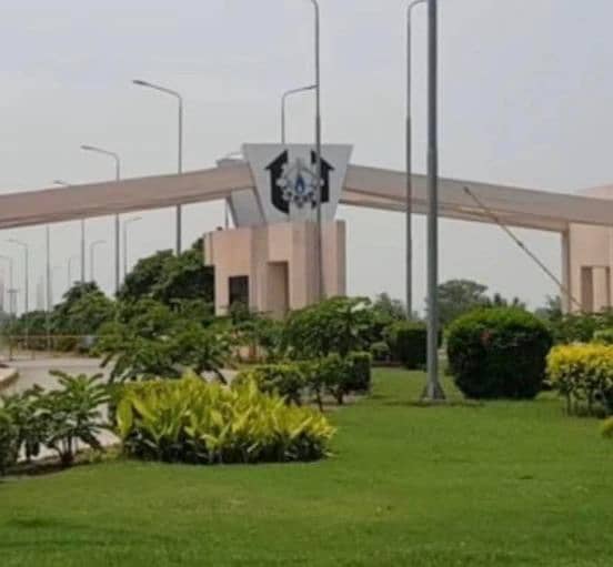 Walking Distance From Park 1 Kanal Plot In E Block Sui Gas Phase 2 Lahore 0