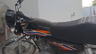 Honda 125 black