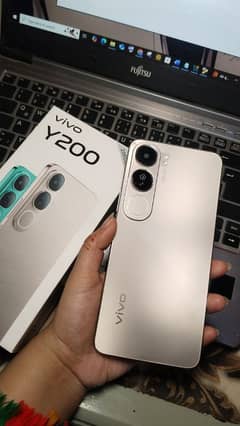 vivio y200 storage: 8GB+256GB colour:Titanium Silver condition:10by10