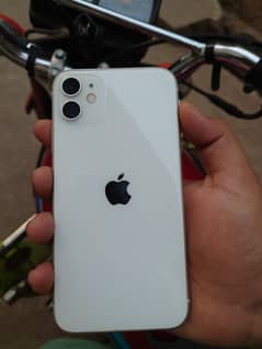 Iphone 11 64gb white colour 9/10 condition 83 bh