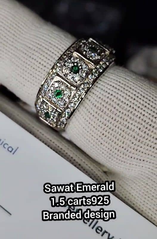 Natural Sawat Emerald with Royal Silver Ring (with Lab Certificate) 0