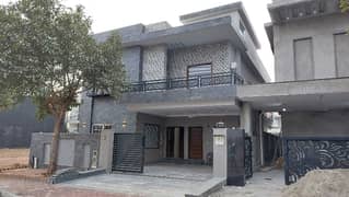 10 Marla Brand New House For Sale