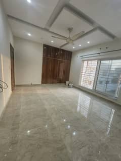 1 Kanal Upper Portion With Separate Entrance Available For Rent In Lake City Sector M-3